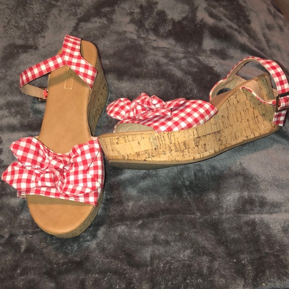 Women’s shoes - Picture 2 of 3